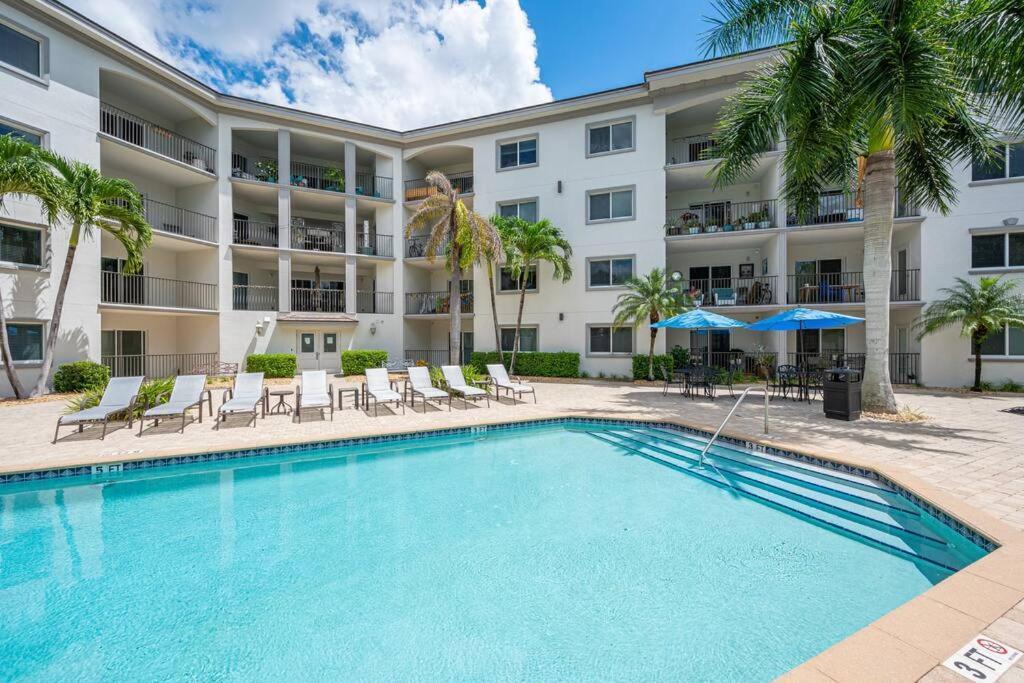 Modern Beach Condo In Central Naples! Eksteriør bilde